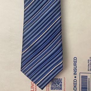 Bugatchi silk tie/ made in italy/ blue and white